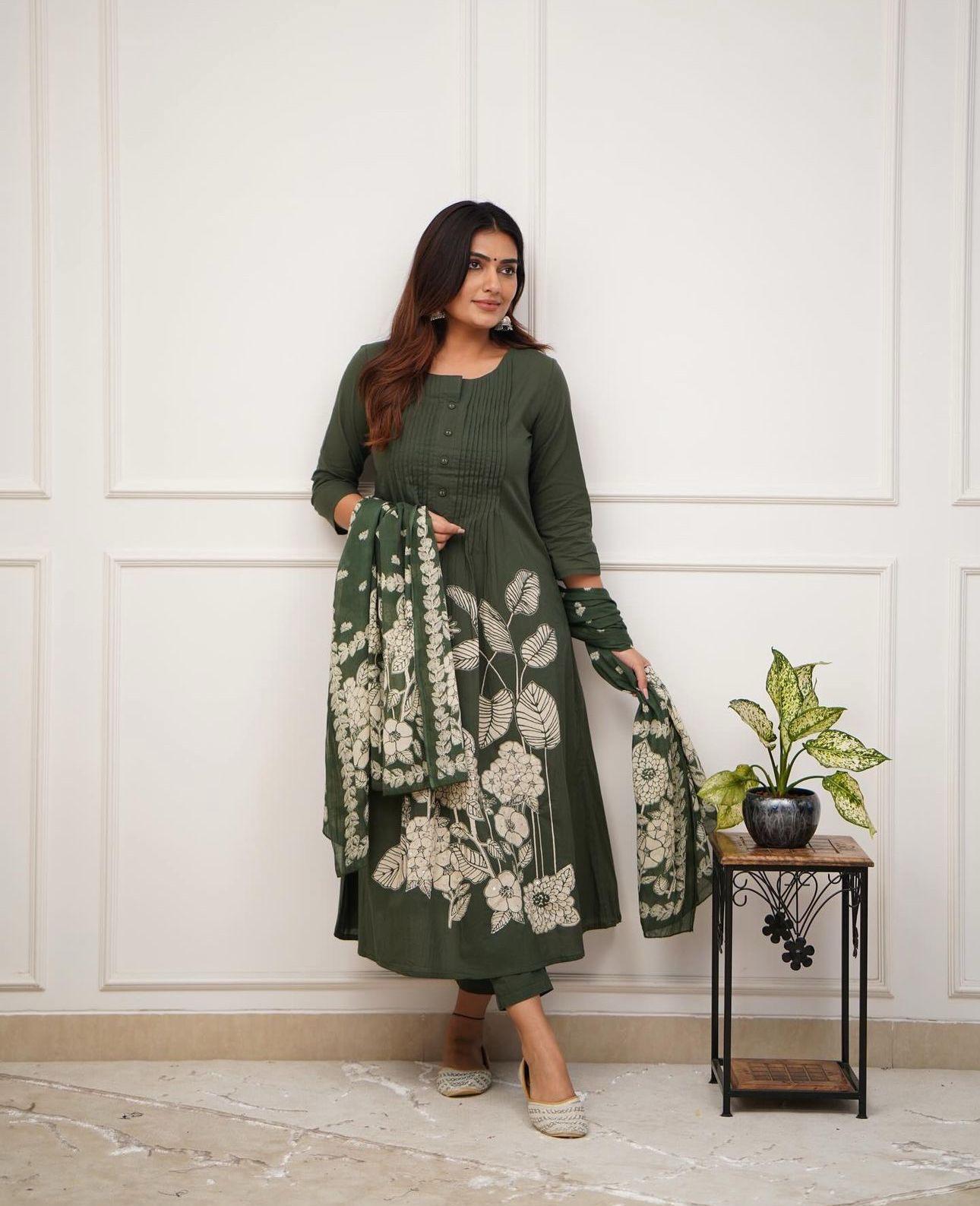 Hunter Green Cotton Flare Kurta Set with Pintuck Work